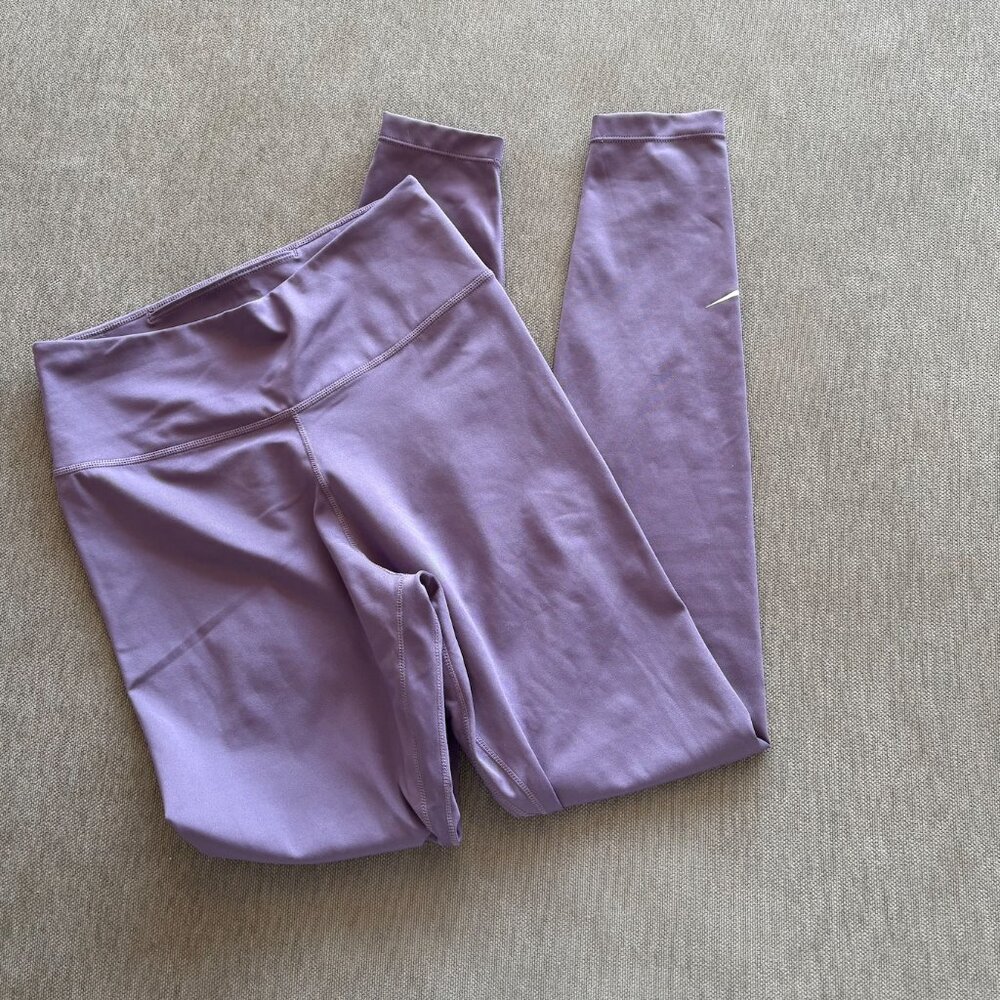 Nike Dri-FIT Women’s Mid-Rise Leggings